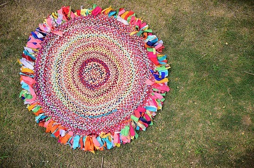 Beautiful and colourful rugs made of cloth waste and many more green upcycled products bought to you by Upcycling Artist